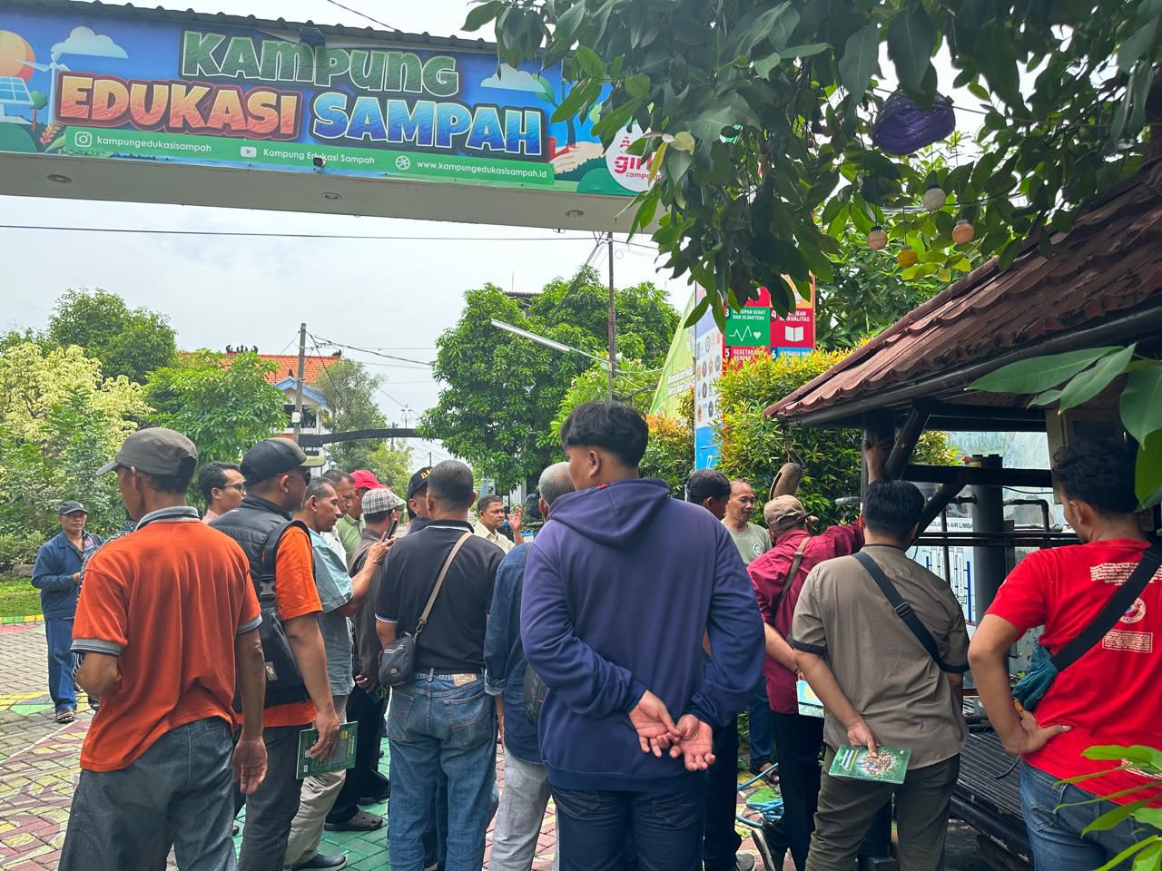 Datang untuk Melihat, Pulang Membawa Harapan