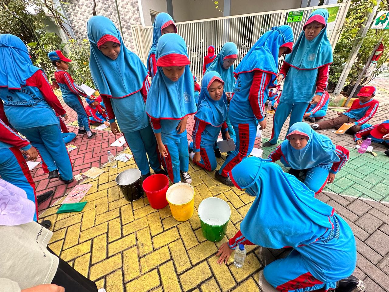 60 Siswa Sekolah Futuhiyah Sukodono Belajar Ekologi di Kampung Edukasi Sampah