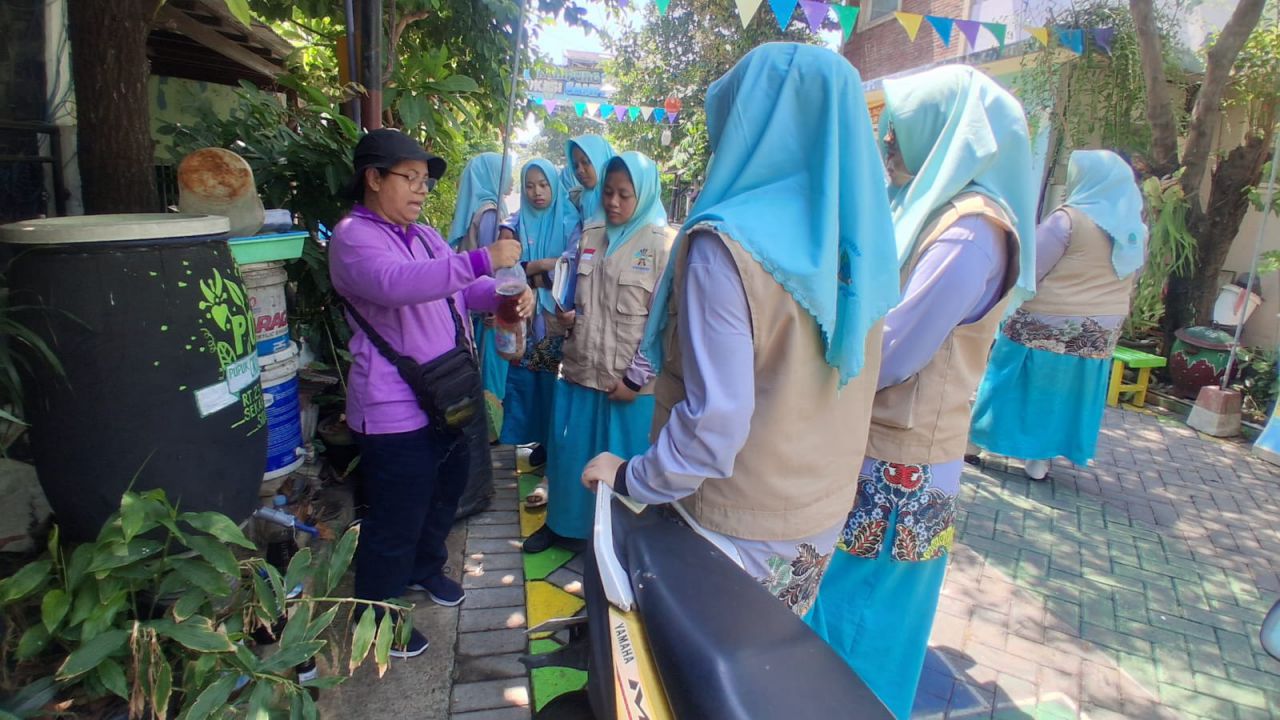 Ketika Siswi SMA Progresif Bumi Shalawat Belajar Menjadi Green Guardians