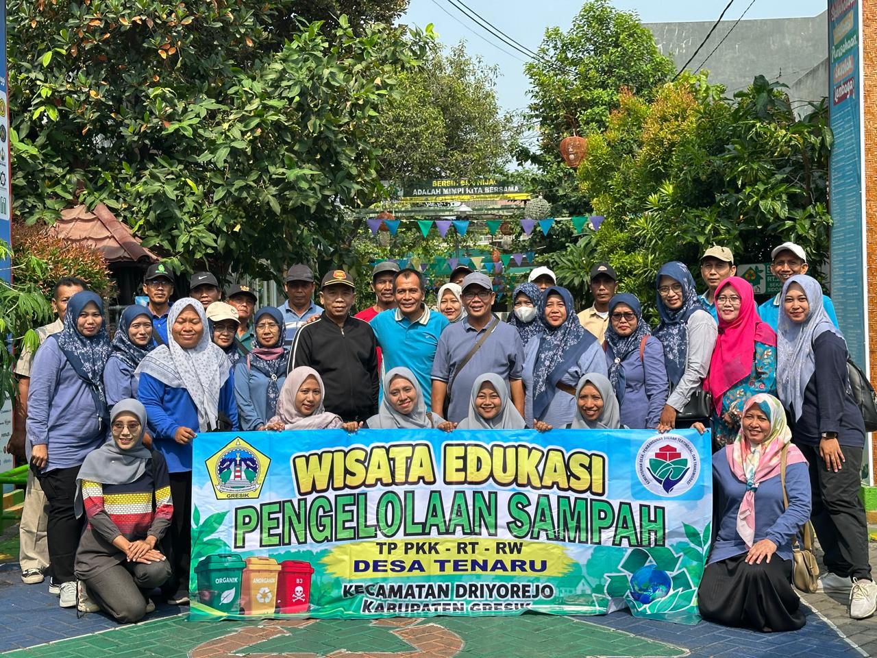 Raih Prestasi Lomba 6 SPM, Pemdes Tenaru Gresik Pilih Belajar Sampah