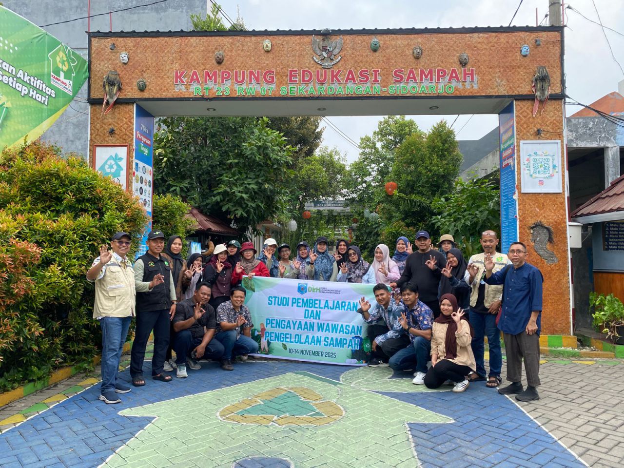 DLH Kabupaten Paser Kaltim Belajar di Kampung Edukasi Sampah